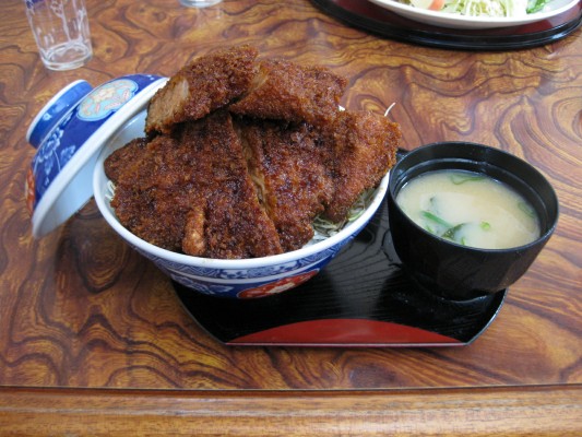 駒ケ根ソースかつ丼,志をじ
