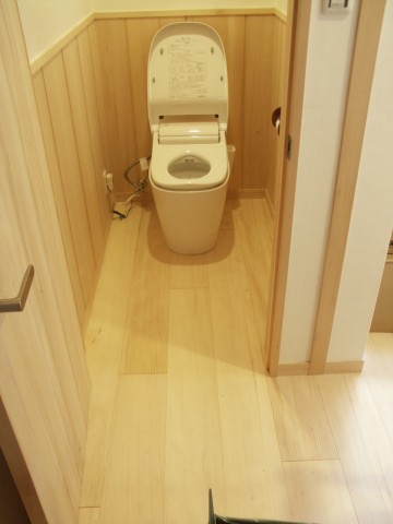 トイレのもみの床