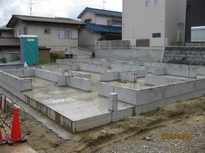 型枠バラシ