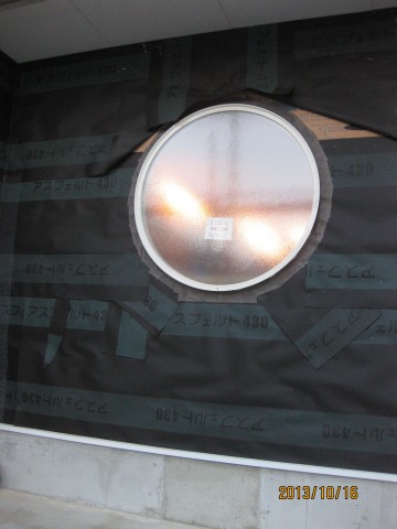 丸窓