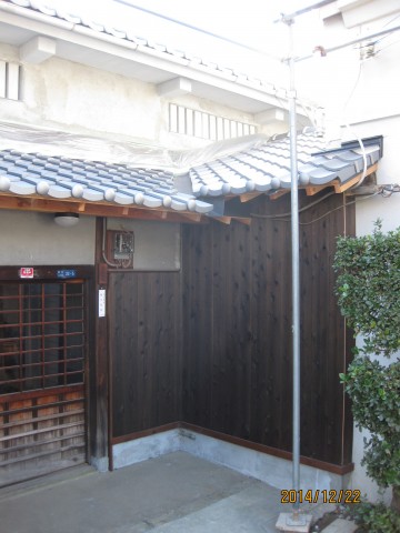 下屋いぶし瓦葺