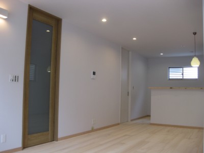 木製建具Ｈ2400㎜,もみのきの床,リビング　